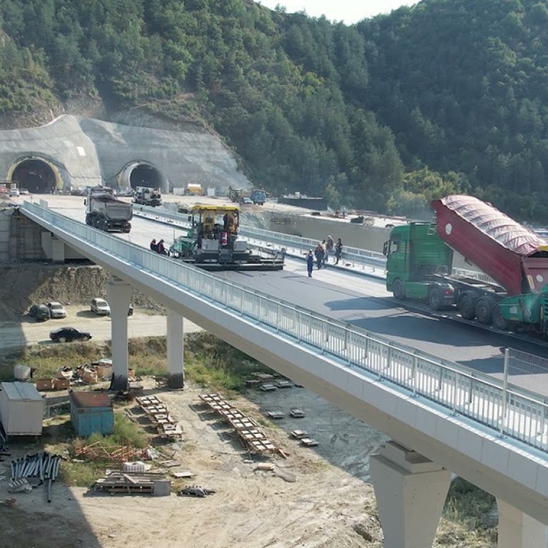 Zheleznitsa tunnel, Sofía, Bulgaria